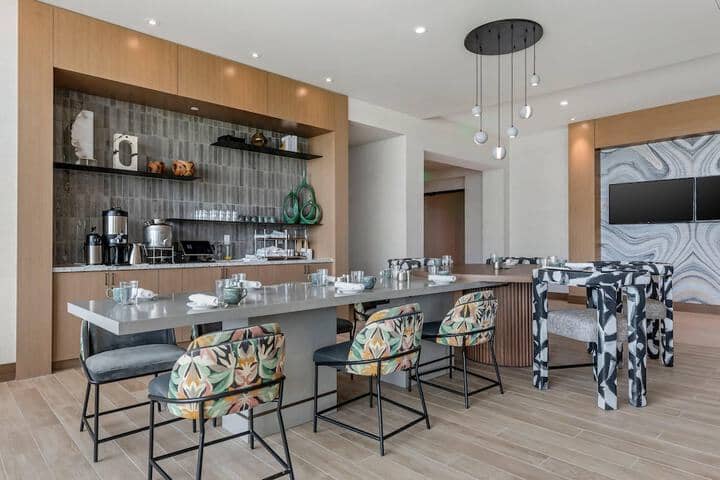 Breakfast area